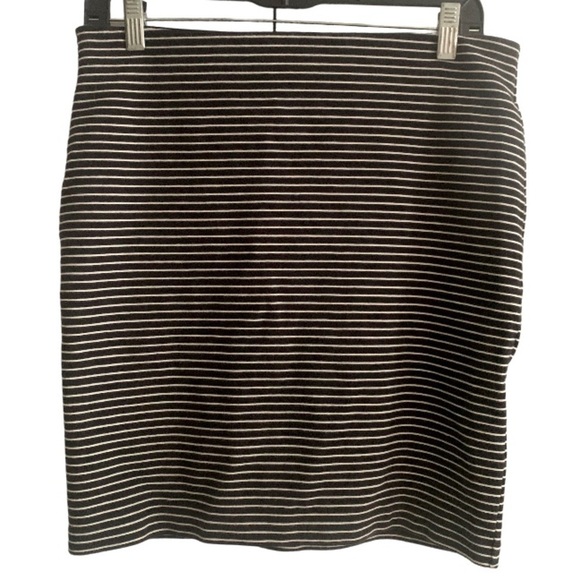 Loft Striped Stretchy Ribbed Knit Midi Skirt Size Medium - Picture 2 of 4